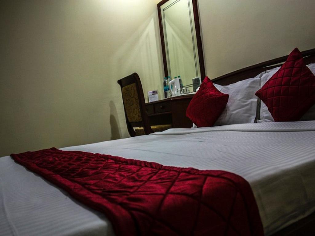 The Presidency Hotel Bhubaneswar Bilik gambar